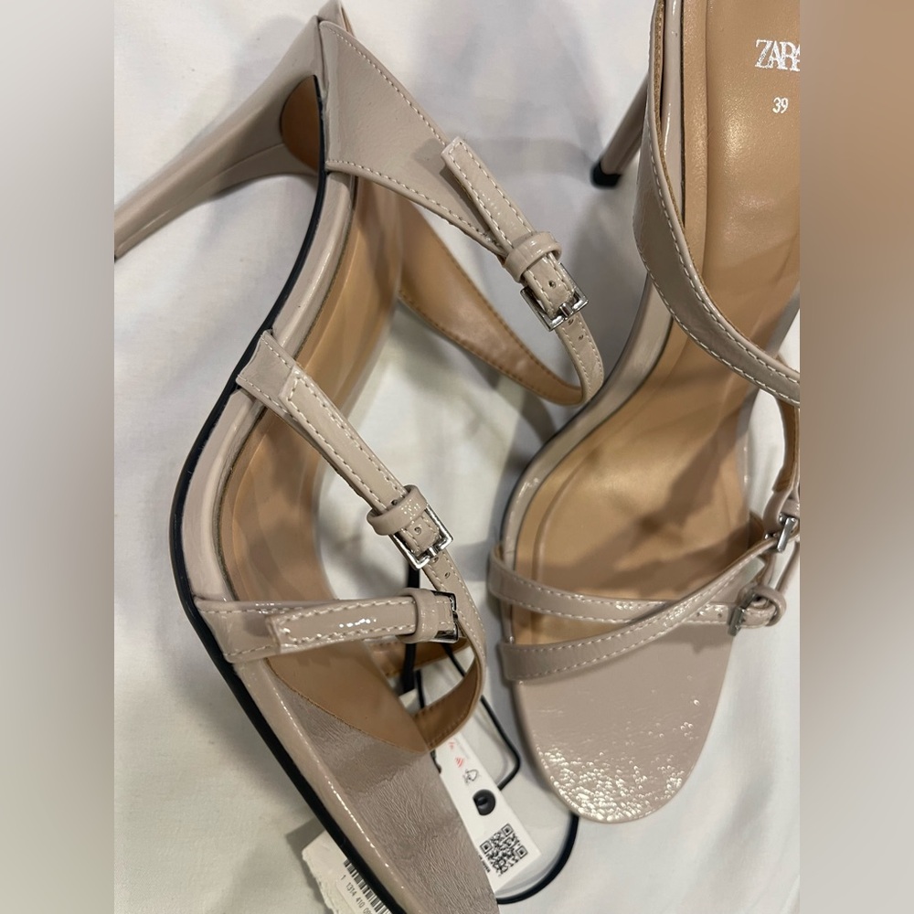 Zara Women's Nude Strappy Sandals